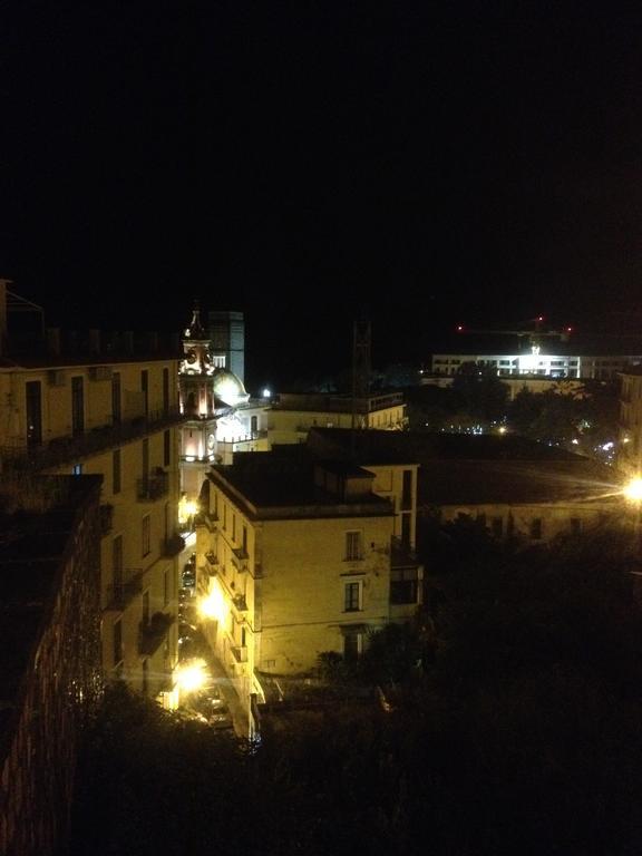 Fronte Al Porto Apartamento Salerno Exterior foto