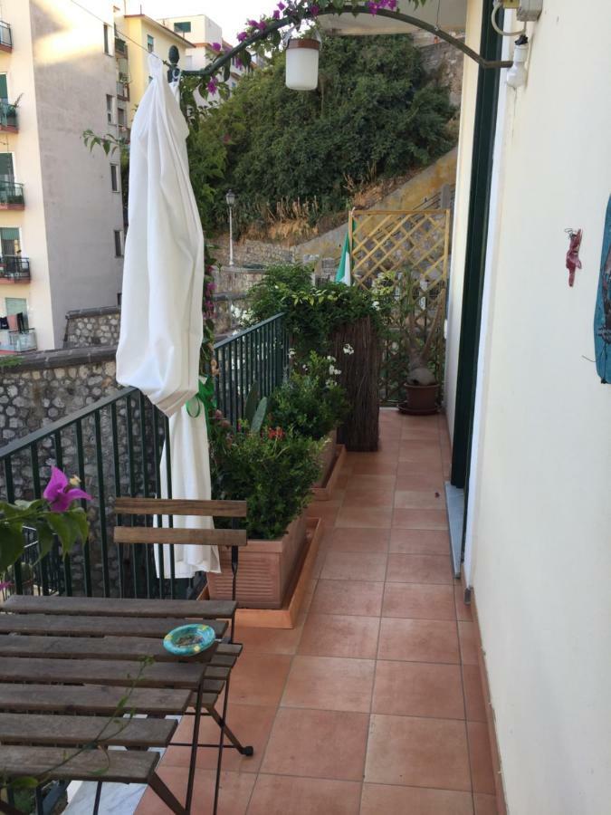 Fronte Al Porto Apartamento Salerno Exterior foto
