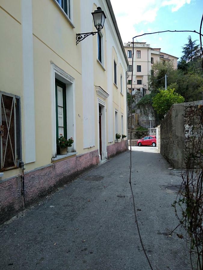 Fronte Al Porto Apartamento Salerno Exterior foto