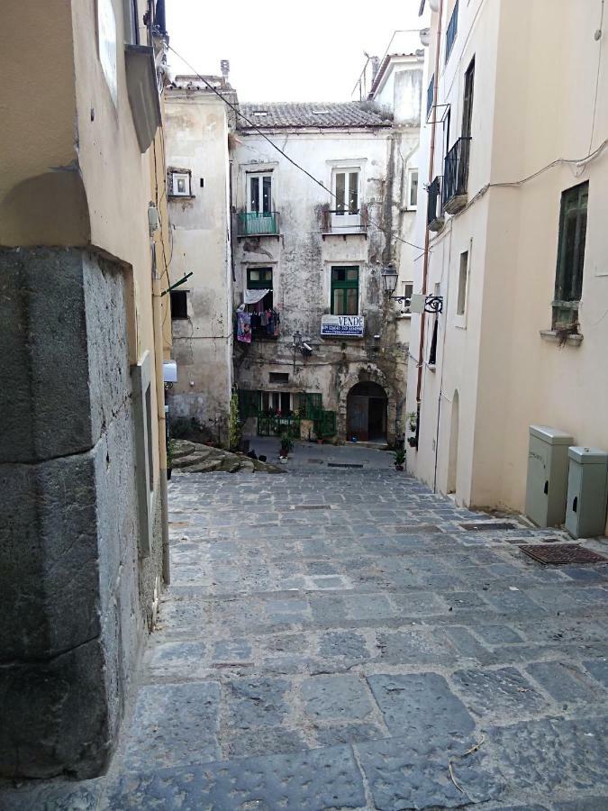 Fronte Al Porto Apartamento Salerno Exterior foto