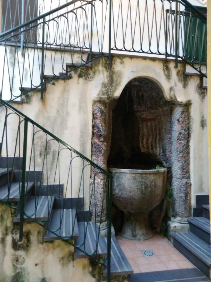 Fronte Al Porto Apartamento Salerno Exterior foto
